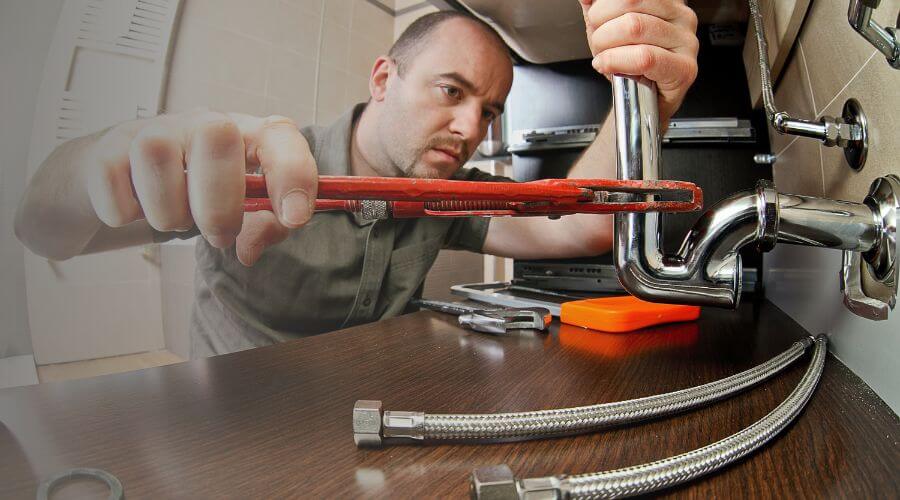 Expert burst pipe repair services in Seville, OH